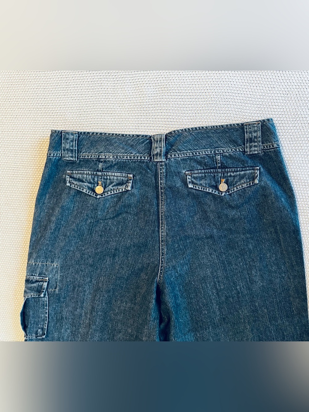 New York & Company Blue Cropped Wide-Leg Cargo Jeans - Picture 7 of 11